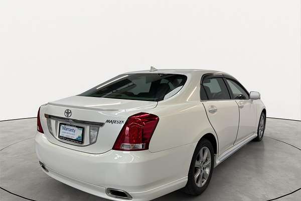 2013 Toyota Crown Majesta G URS206