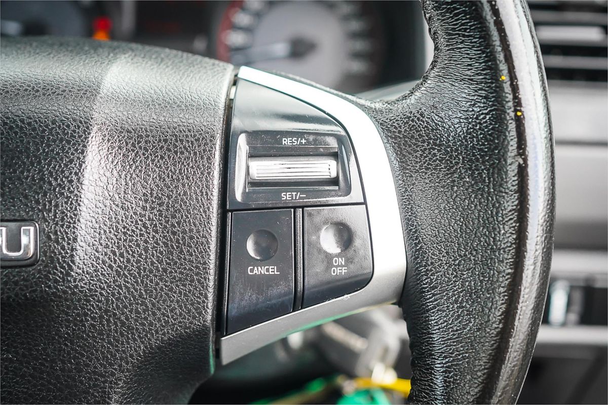 2016 Isuzu D-MAX SX High Ride Rear Wheel Drive
