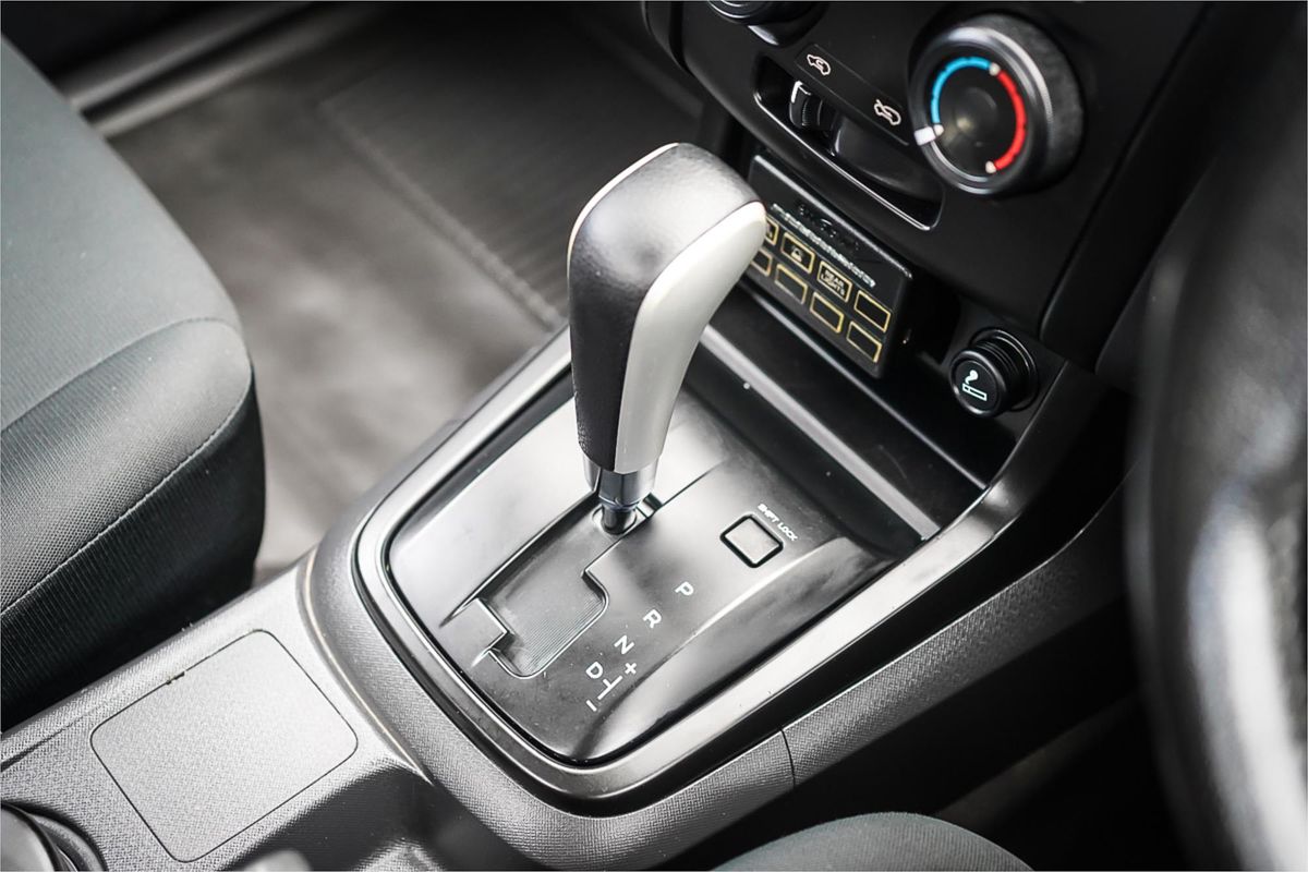2016 Isuzu D-MAX SX High Ride Rear Wheel Drive