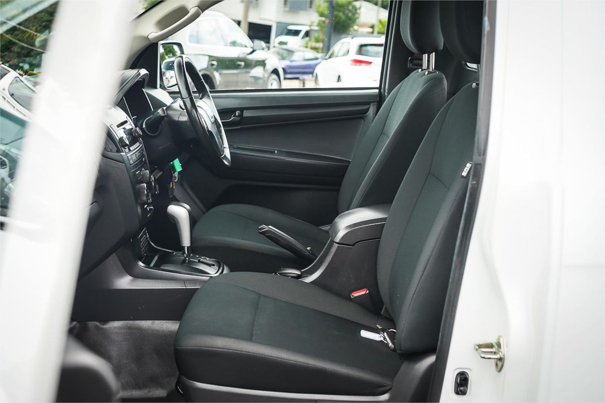 2016 Isuzu D-MAX SX High Ride Rear Wheel Drive