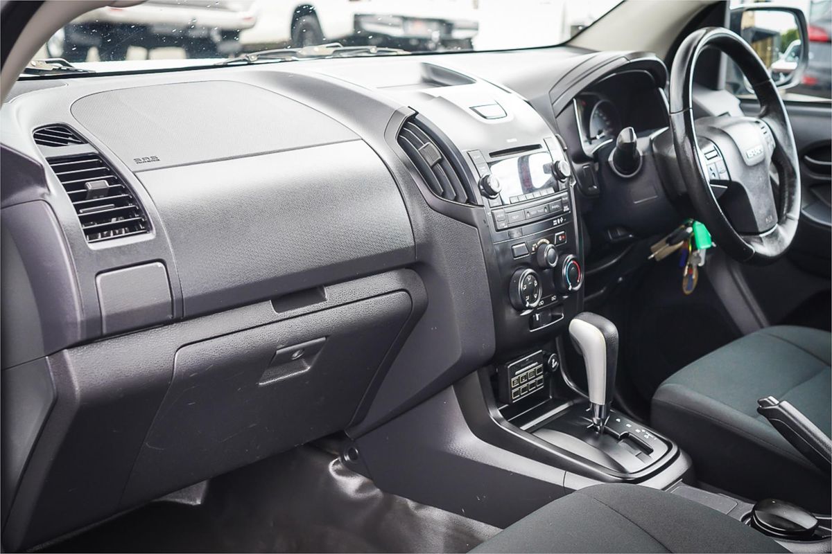 2016 Isuzu D-MAX SX High Ride Rear Wheel Drive