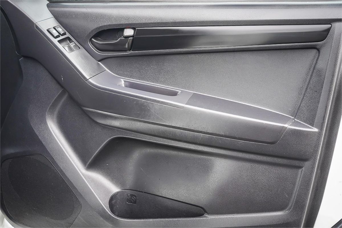 2017 Isuzu D-MAX SX High Ride Rear Wheel Drive