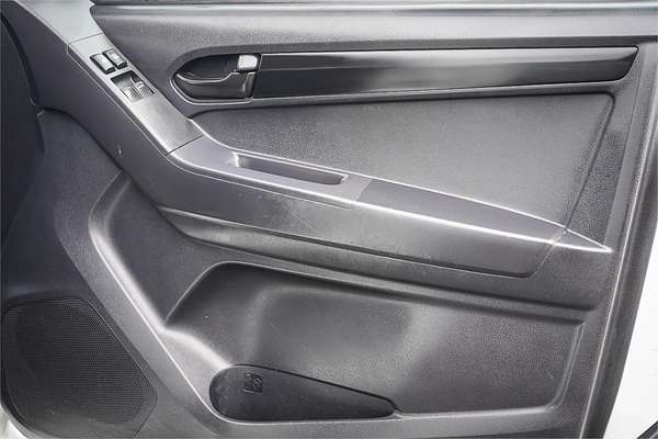 2017 Isuzu D-MAX SX High Ride Rear Wheel Drive