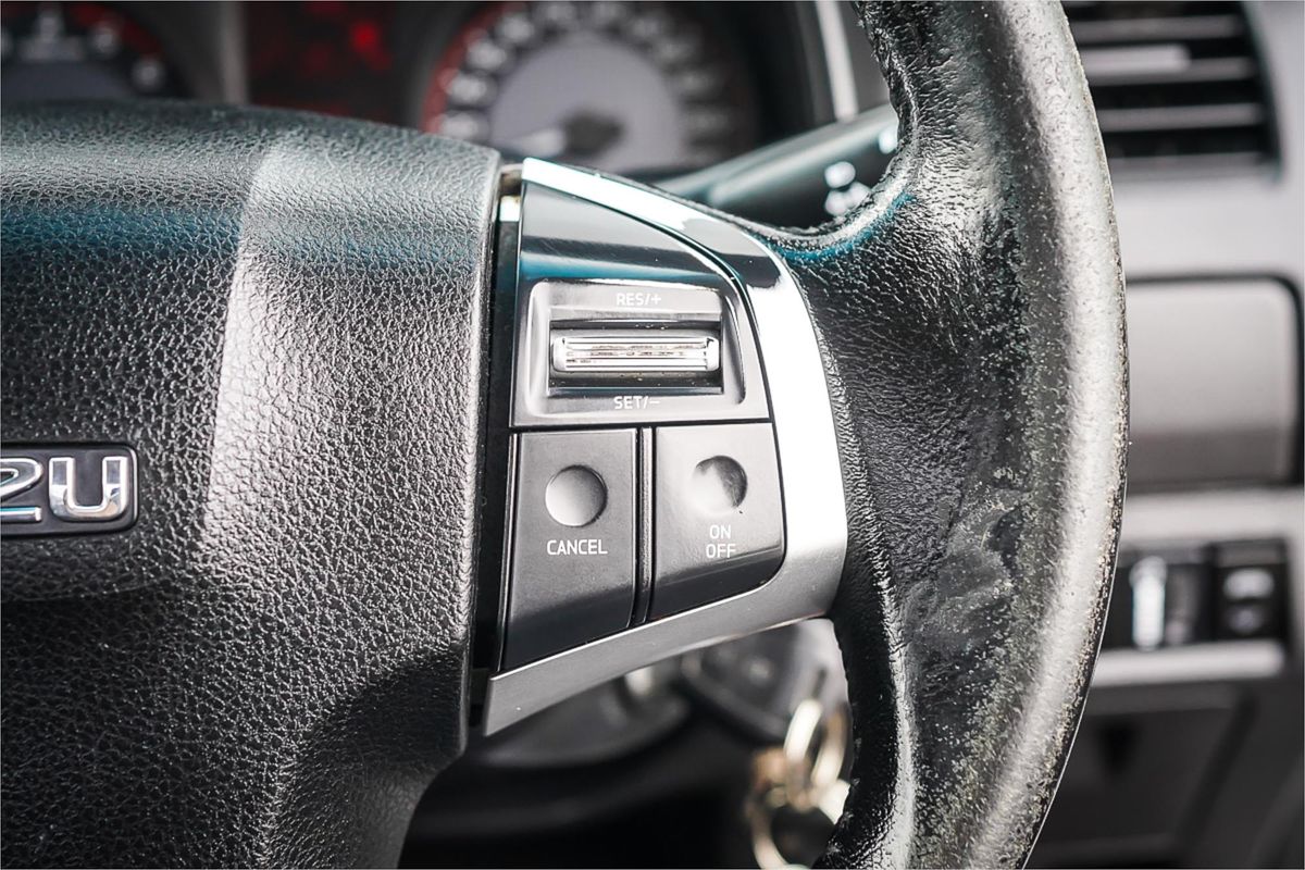 2017 Isuzu D-MAX SX High Ride Rear Wheel Drive