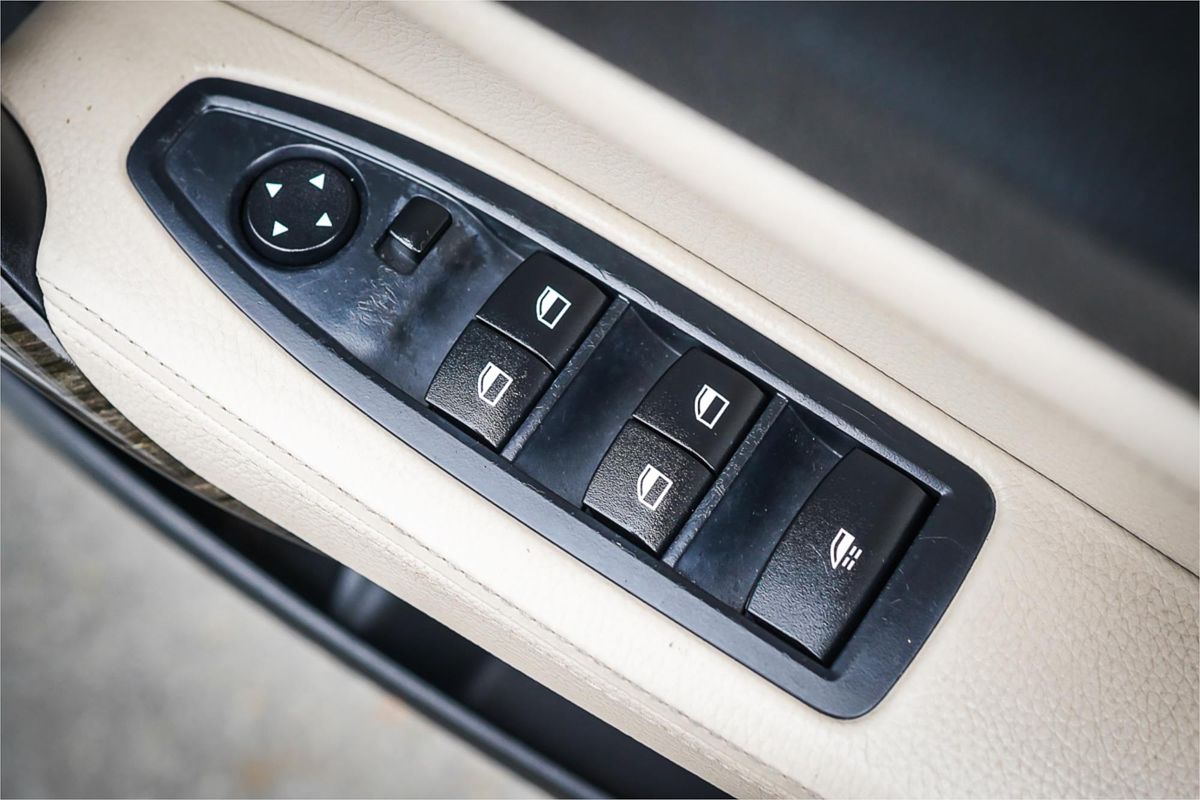 2015 BMW 2 Series 228i Luxury Line F23