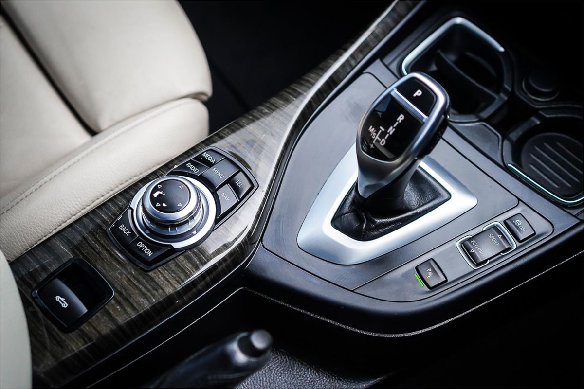 2015 BMW 2 Series 228i Luxury Line F23