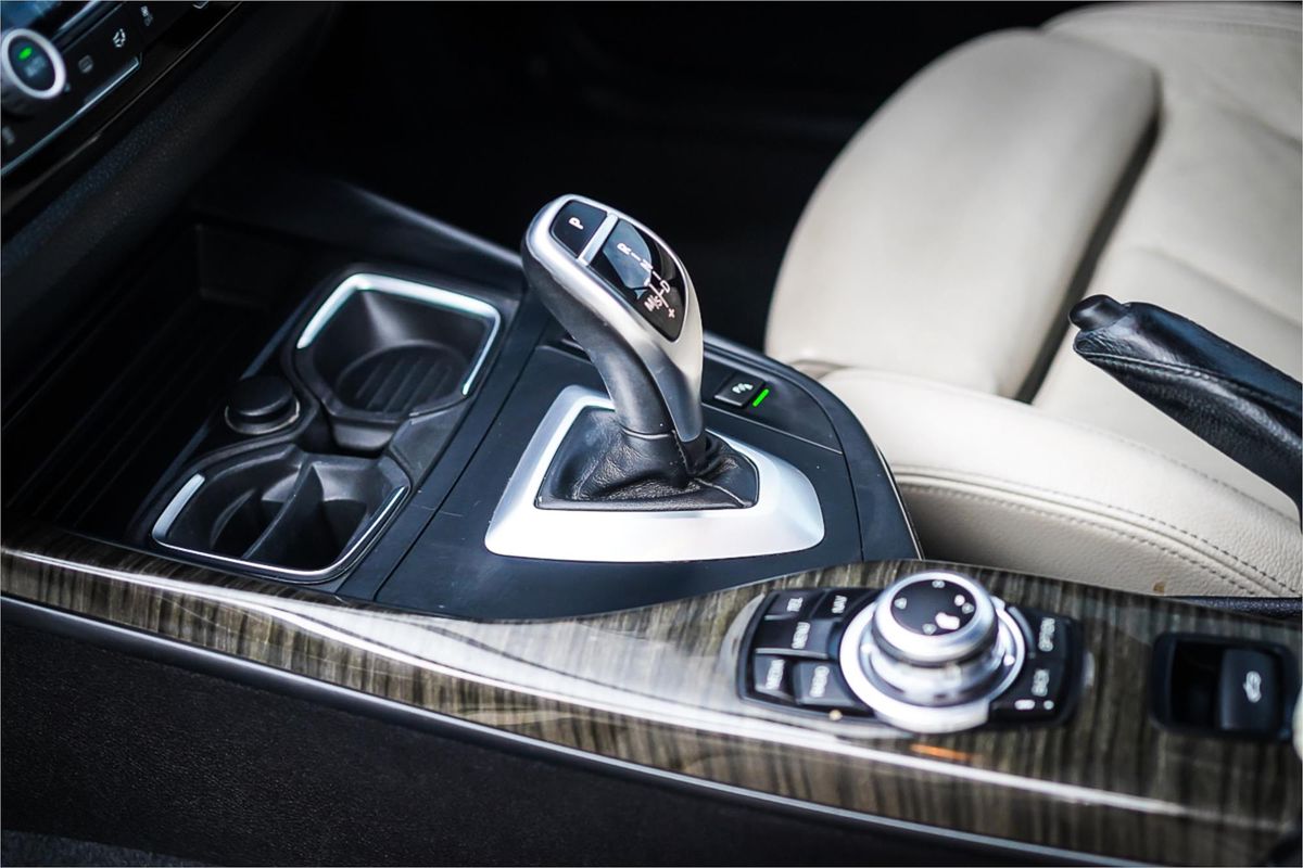 2015 BMW 2 Series 228i Luxury Line F23