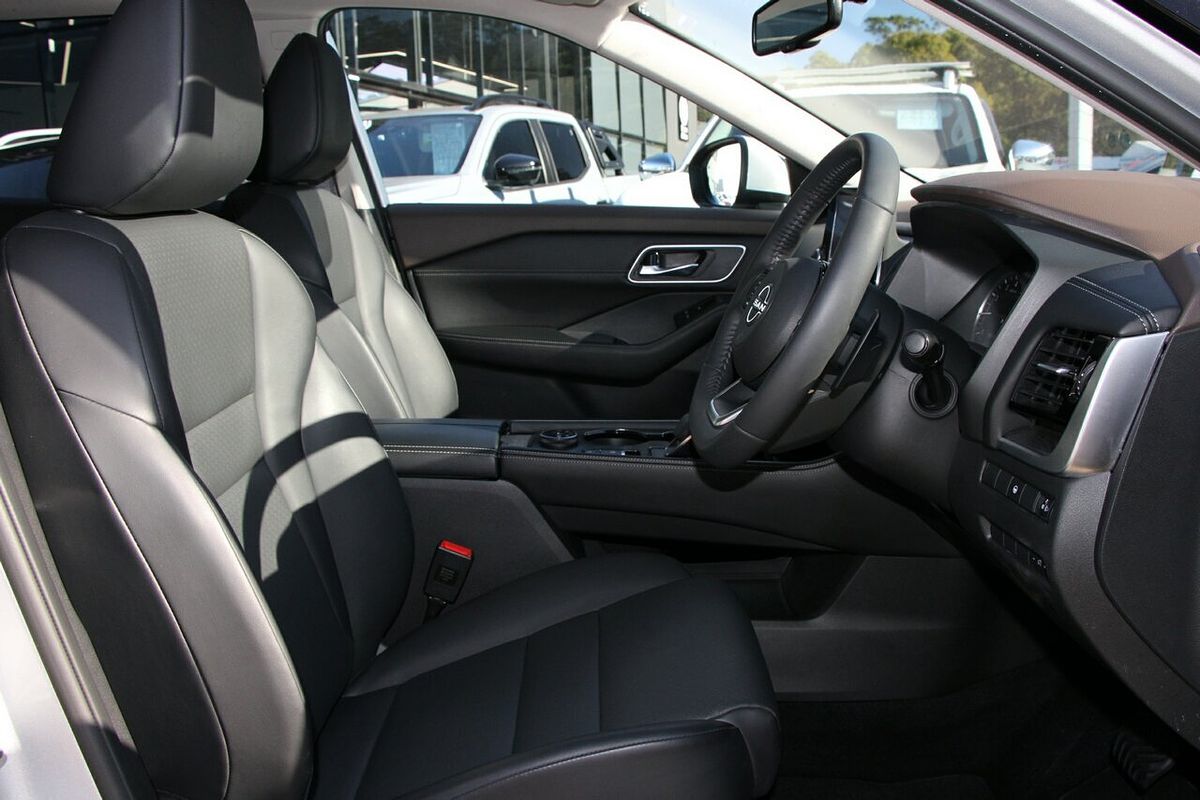 2024 Nissan X-TRAIL ST-L T33