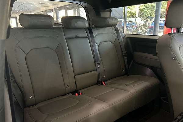2022 Land Rover Defender 90 P300 S L663