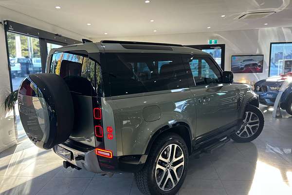 2022 Land Rover Defender 90 P300 S L663