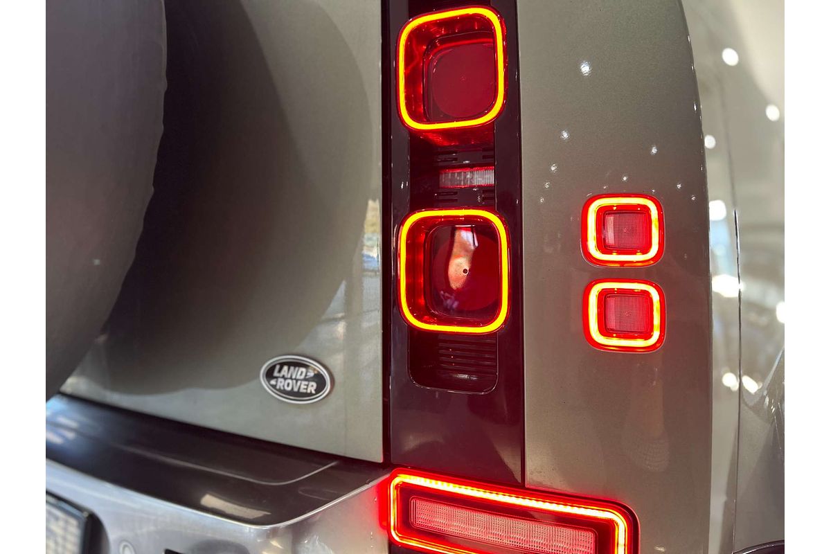 2022 Land Rover Defender 90 P300 S L663
