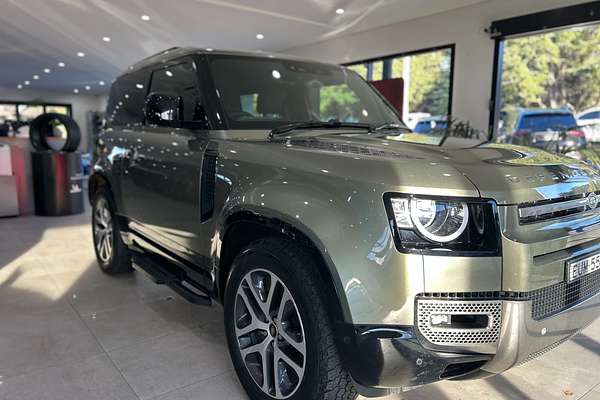 2022 Land Rover Defender 90 P300 S L663