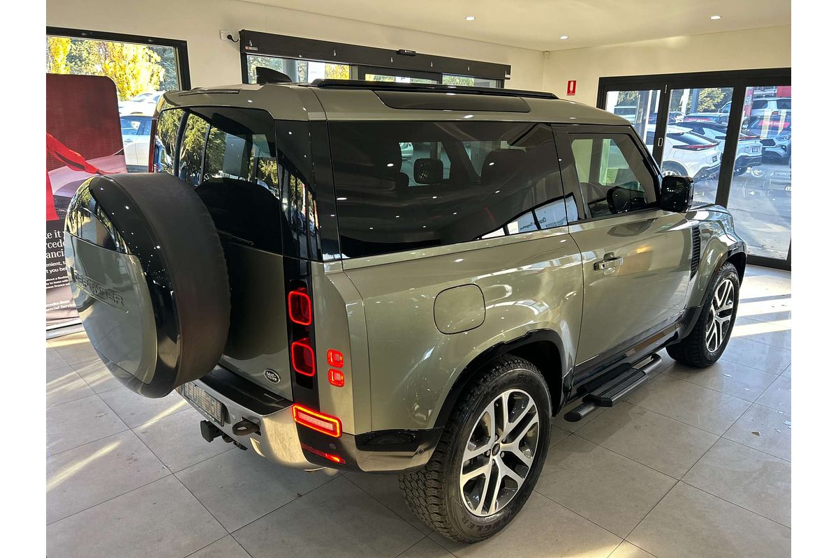 2022 Land Rover Defender 90 P300 S L663