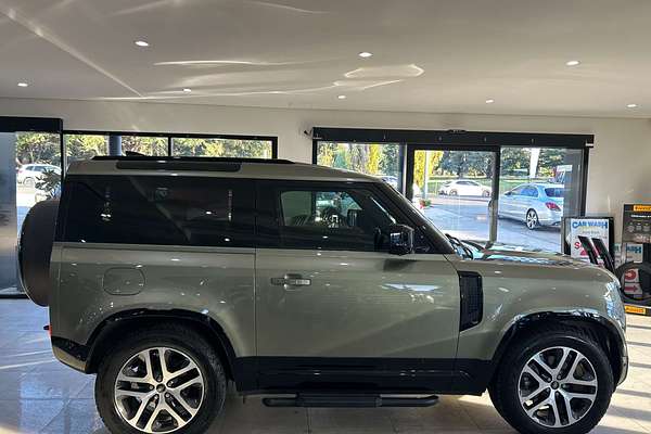 2022 Land Rover Defender 90 P300 S L663