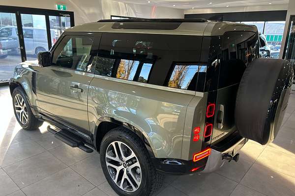 2022 Land Rover Defender 90 P300 S L663
