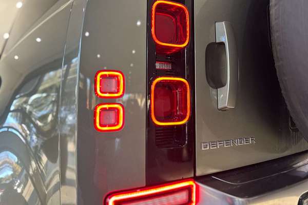 2022 Land Rover Defender 90 P300 S L663