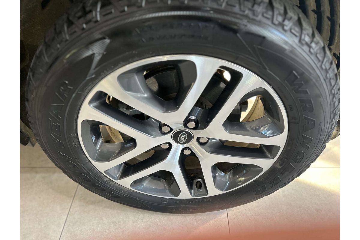 2022 Land Rover Defender 90 P300 S L663