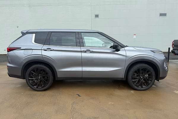 2023 Mitsubishi Outlander LS Black Edition ZM