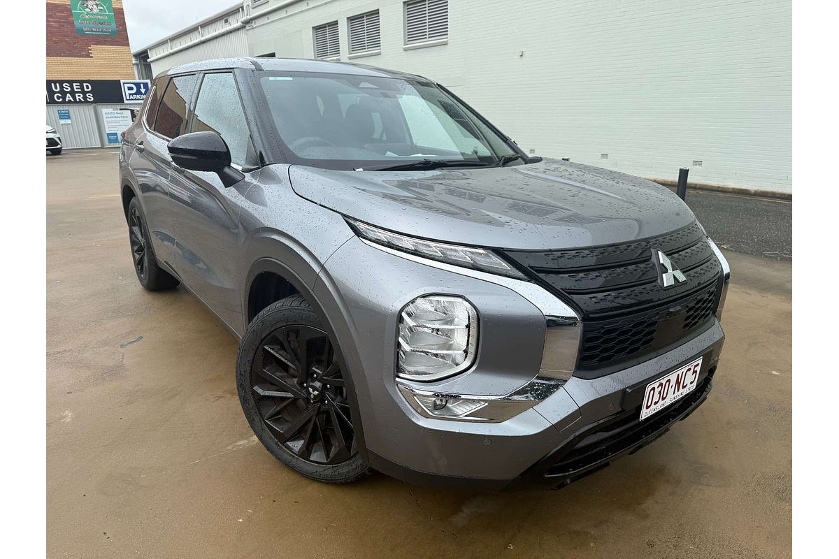 2023 Mitsubishi Outlander LS Black Edition ZM