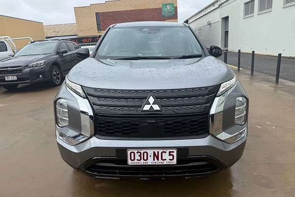 2023 Mitsubishi Outlander LS Black Edition ZM