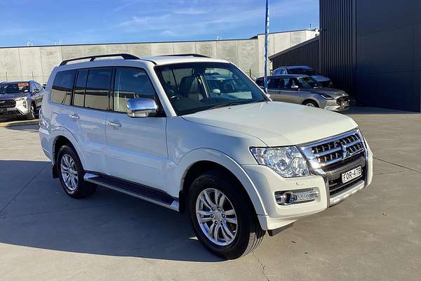 2015 Mitsubishi Pajero GLS NX
