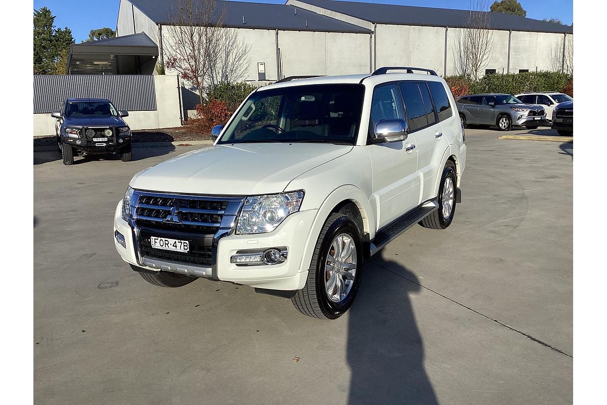 2015 Mitsubishi Pajero GLS NX