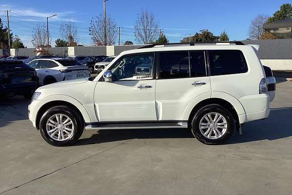 2015 Mitsubishi Pajero GLS NX