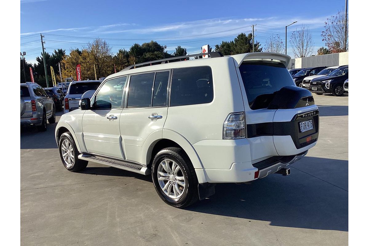2015 Mitsubishi Pajero GLS NX