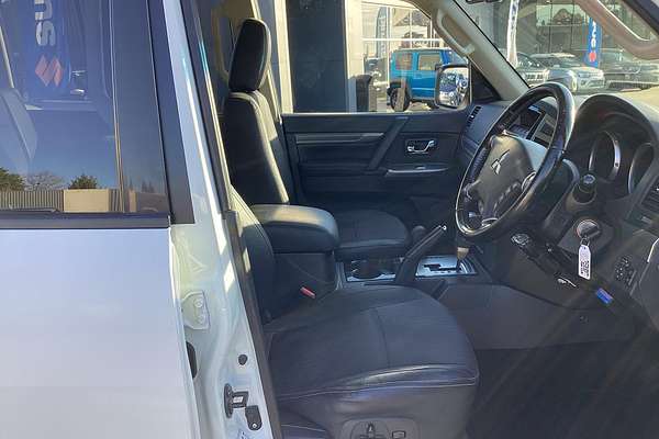 2015 Mitsubishi Pajero GLS NX