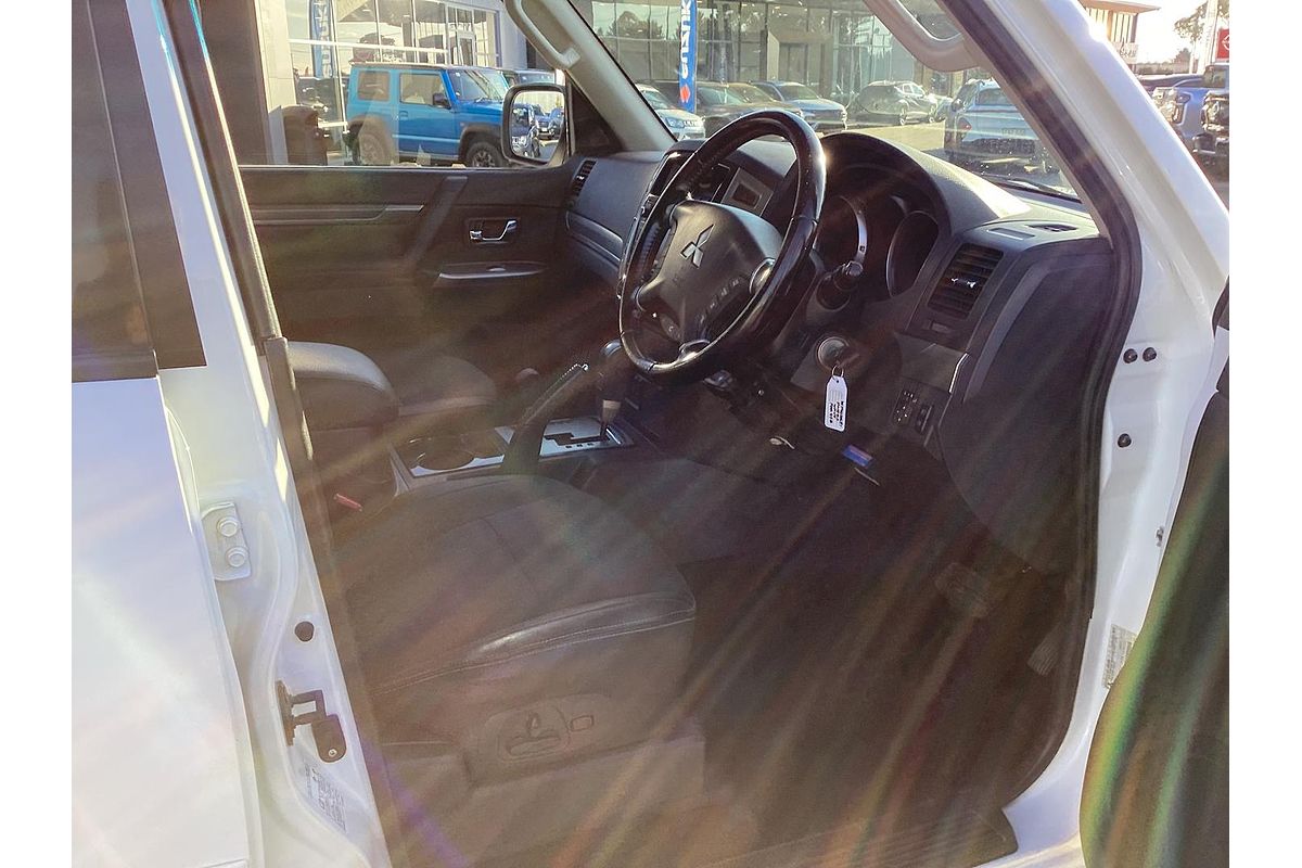2015 Mitsubishi Pajero GLS NX