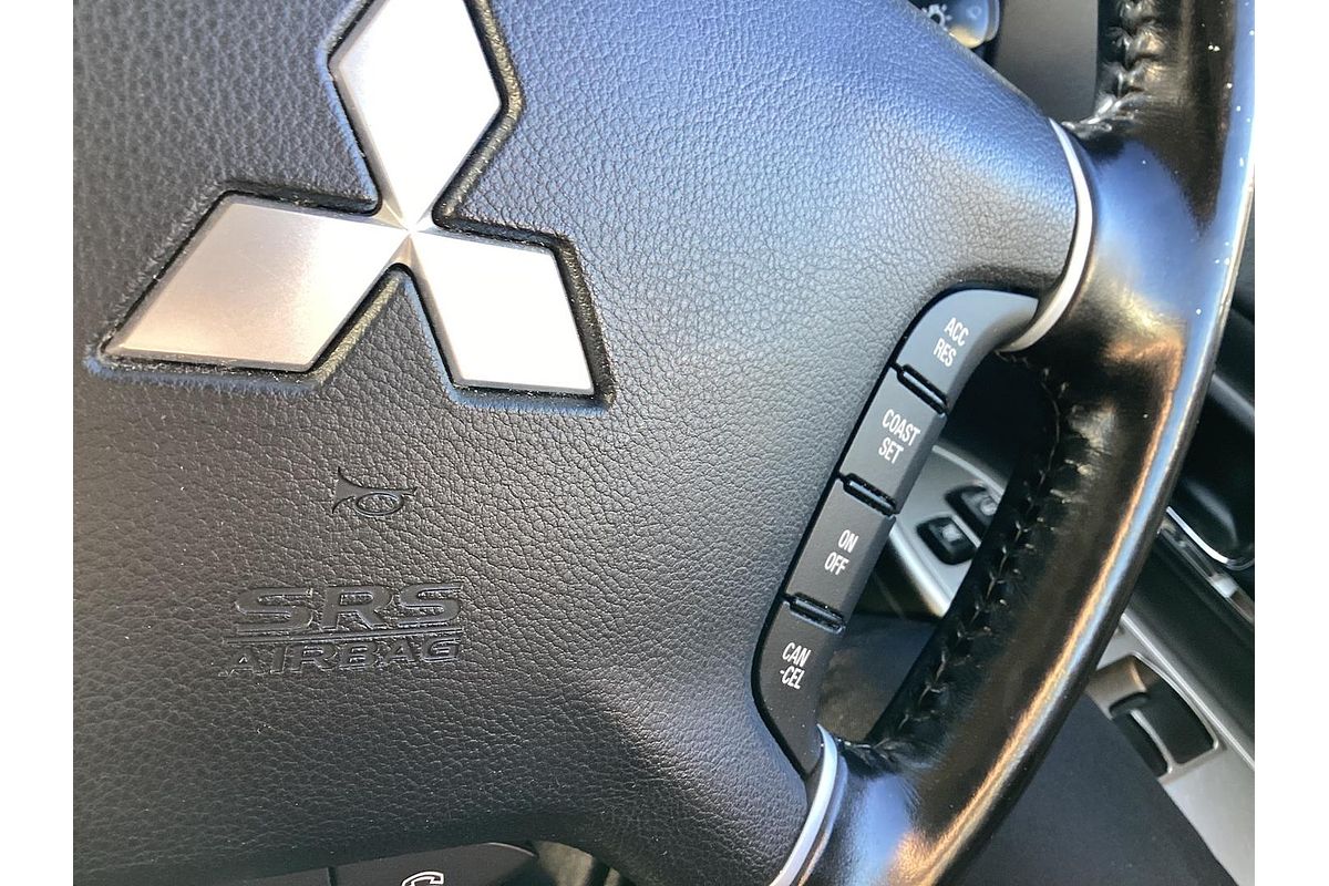 2015 Mitsubishi Pajero GLS NX