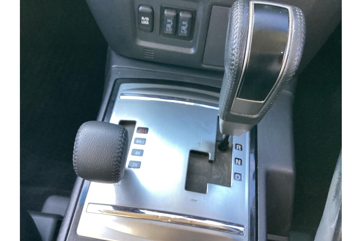 2015 Mitsubishi Pajero GLS NX