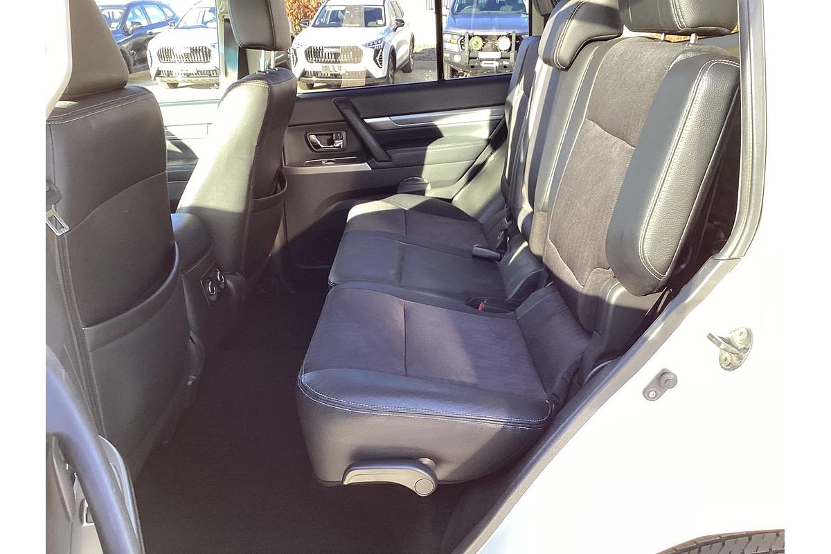 2015 Mitsubishi Pajero GLS NX