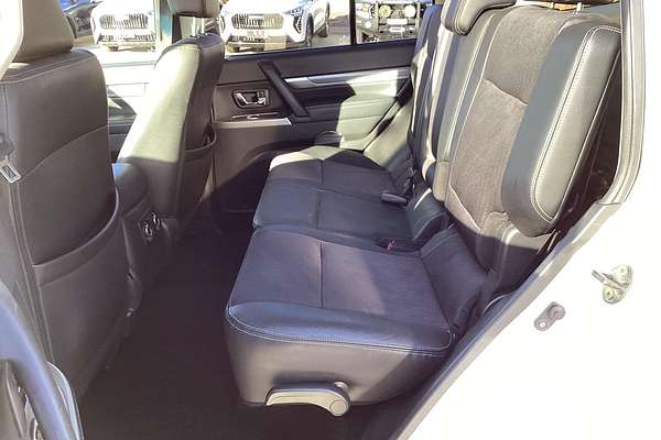 2015 Mitsubishi Pajero GLS NX