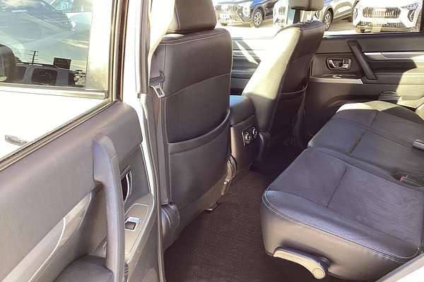 2015 Mitsubishi Pajero GLS NX