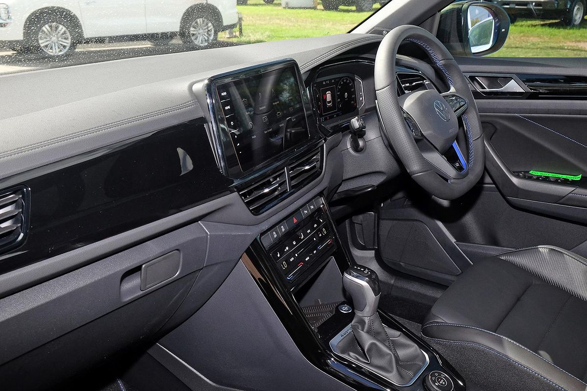 2024 Volkswagen T-Roc R D11