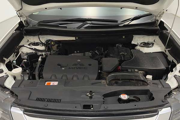 2016 Mitsubishi Outlander LS Safety Pack ZK