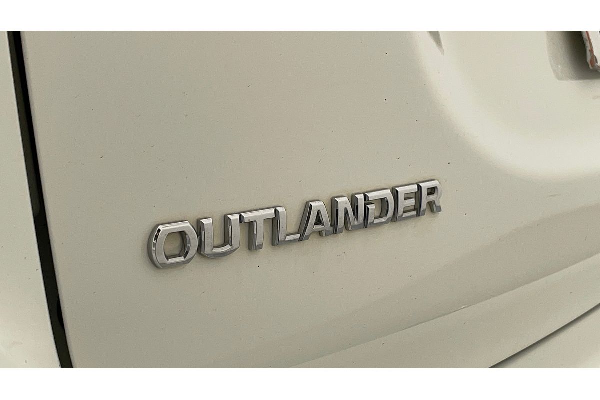 2016 Mitsubishi Outlander LS Safety Pack ZK