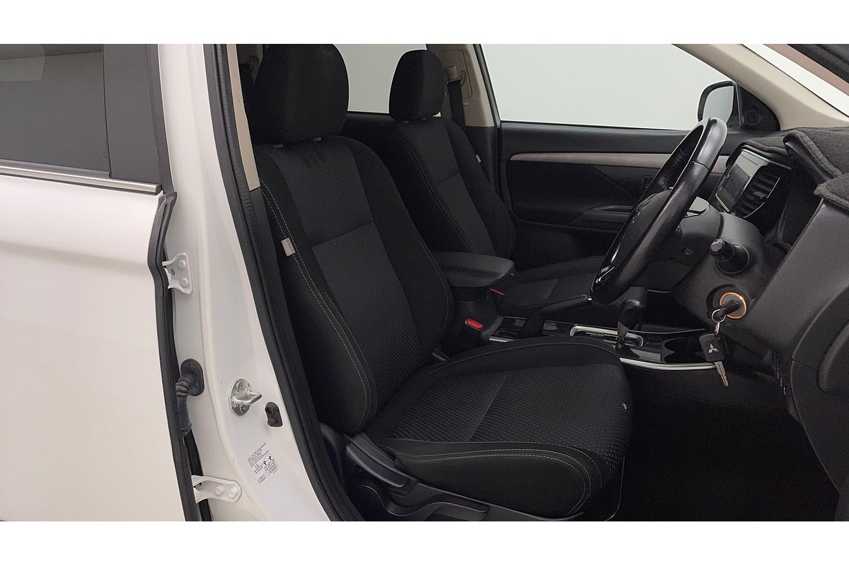 2016 Mitsubishi Outlander LS Safety Pack ZK