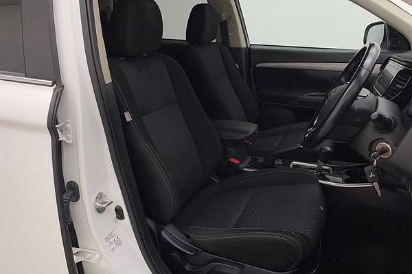 2016 Mitsubishi Outlander LS Safety Pack ZK