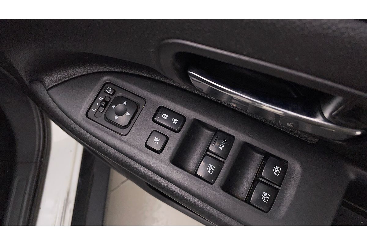 2016 Mitsubishi Outlander LS Safety Pack ZK