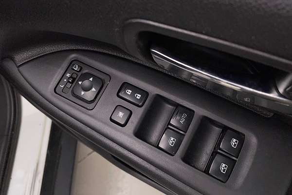 2016 Mitsubishi Outlander LS Safety Pack ZK