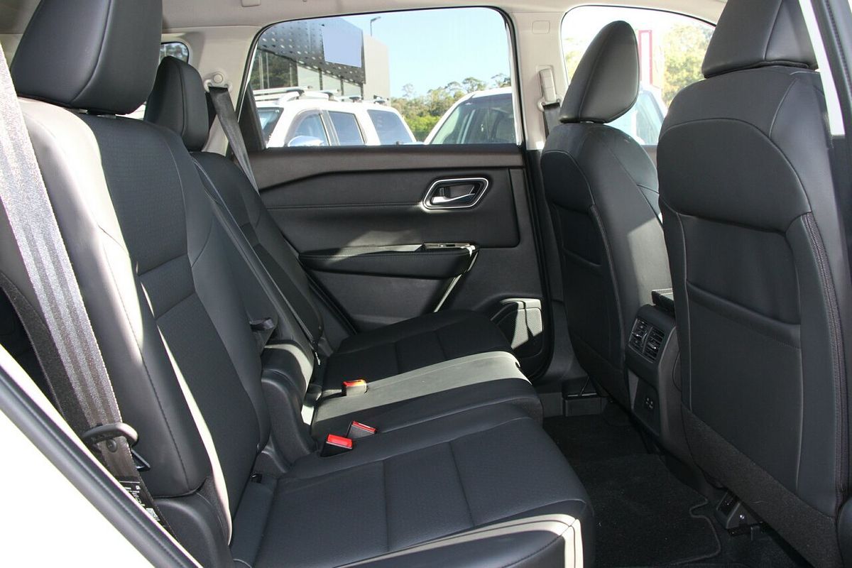 2024 Nissan X-TRAIL ST-L T33