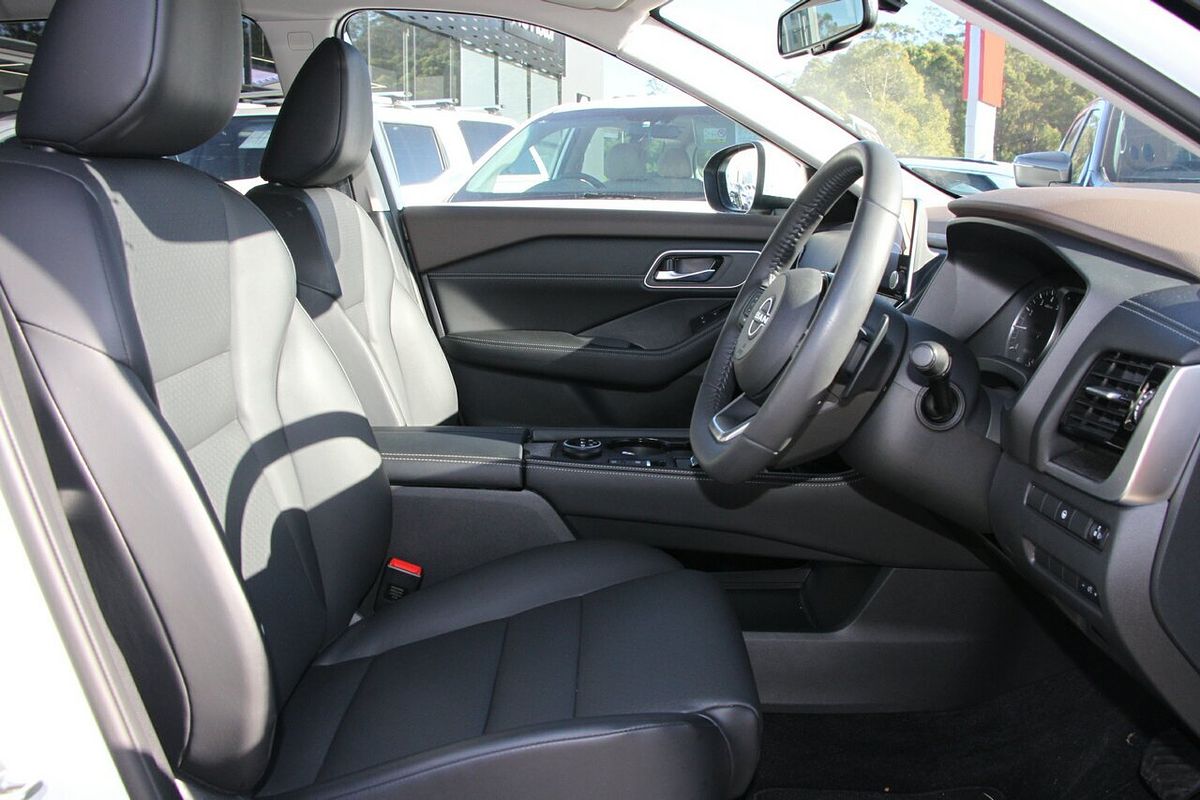 2024 Nissan X-TRAIL ST-L T33