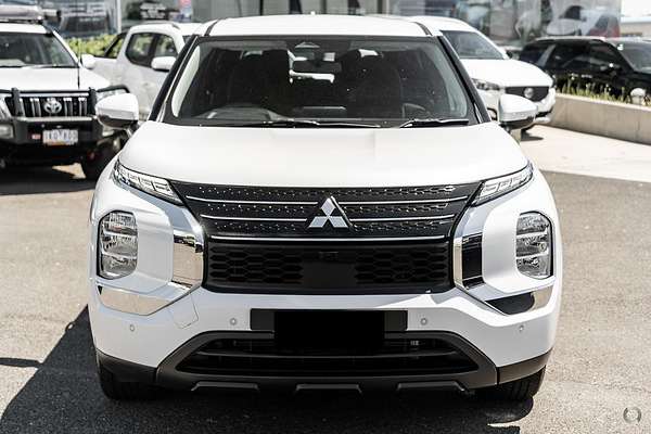 2023 Mitsubishi Outlander ES ZM