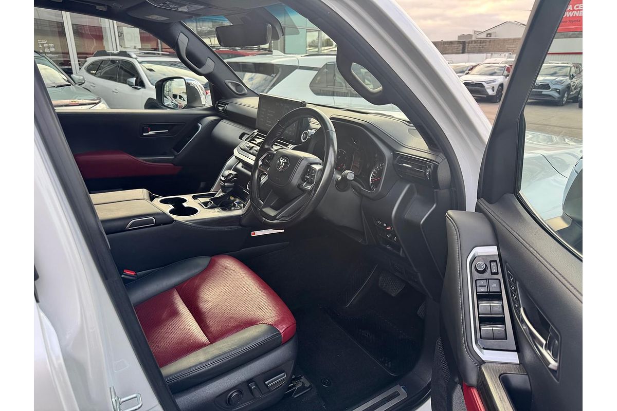 2022 Toyota Landcruiser Sahara ZX FJA300R