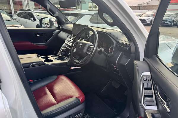 2022 Toyota Landcruiser Sahara ZX FJA300R