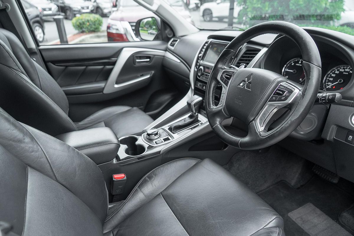 2017 Mitsubishi Pajero Sport GLS QE