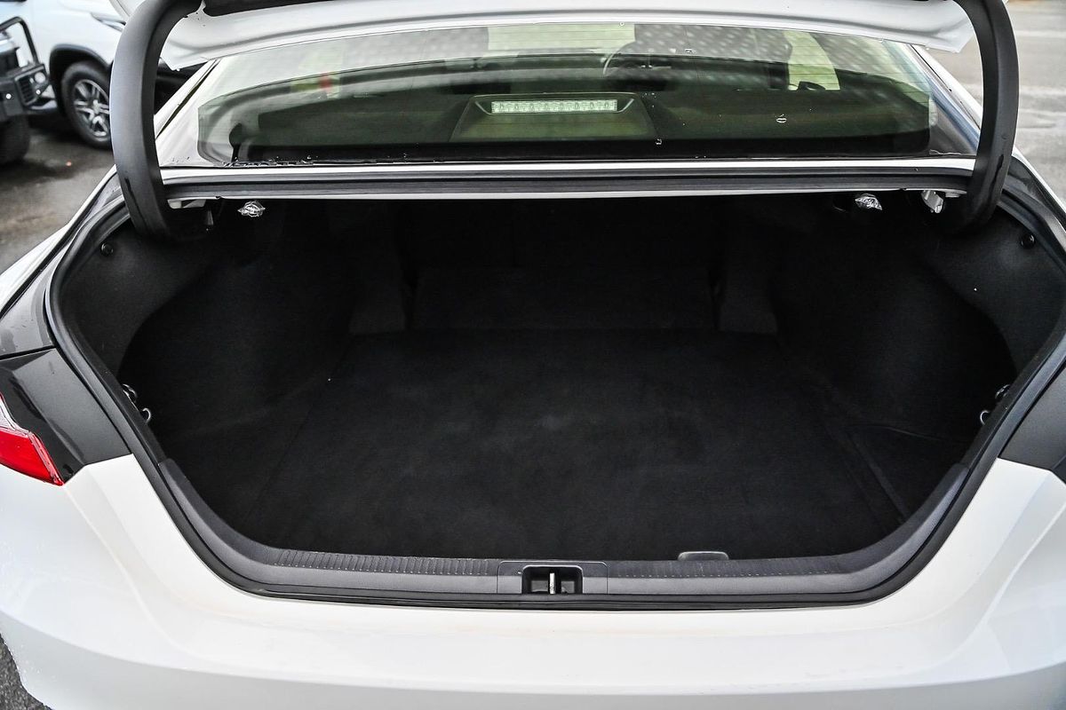 2019 Toyota Camry Ascent AXVH71R