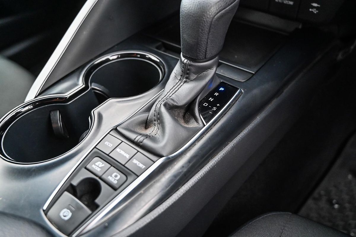 2019 Toyota Camry Ascent AXVH71R